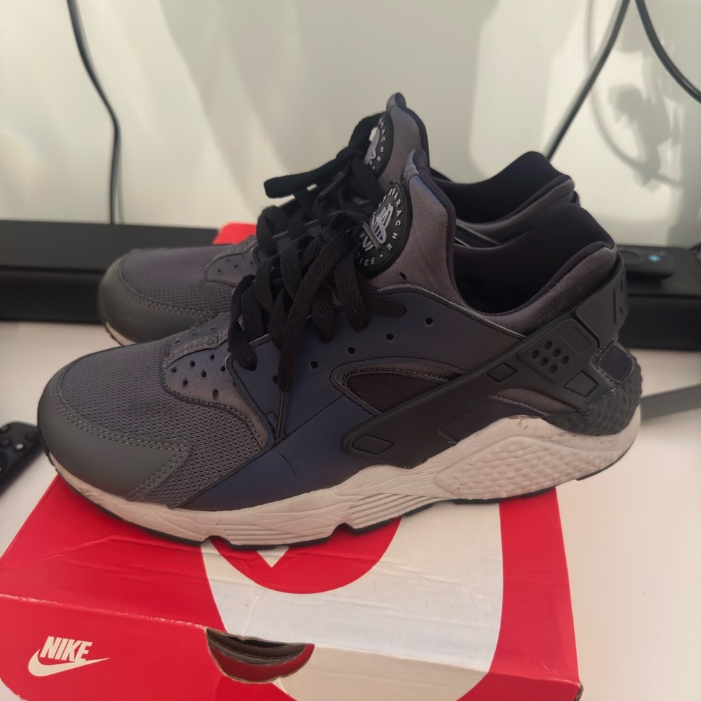 NIKE AIR HUARACHE